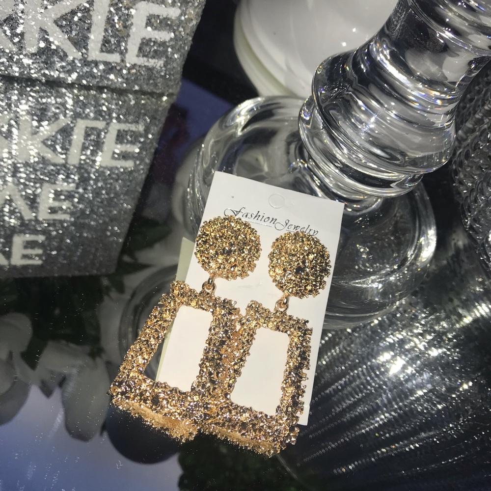 Vintage door knocker style earrings